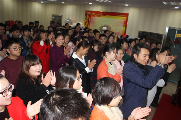 易視界實(shí)業(yè)10月嘉獎(jiǎng)會暨11月啟動(dòng)大會