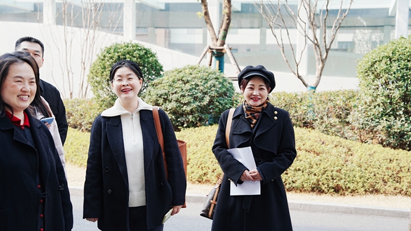 經貿職業(yè)學院校領導們蒞臨易視界訪談