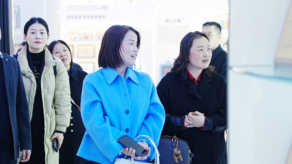 經貿職業(yè)學院校領導們蒞臨易視界訪談