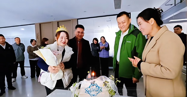 易家人，易起行，易輩子 | 易視界溫暖相伴，共赴最美青春時(shí)光